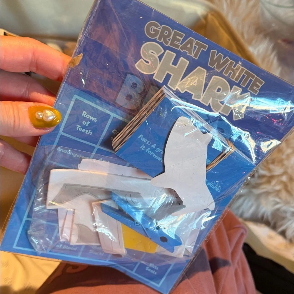 Great White Shark Bingo Game - Blue
